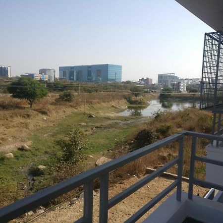 Misty Lake Guest House Hyderabad Bagian luar foto