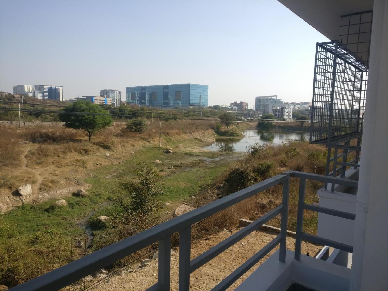 Misty Lake Guest House Hyderabad Bagian luar foto