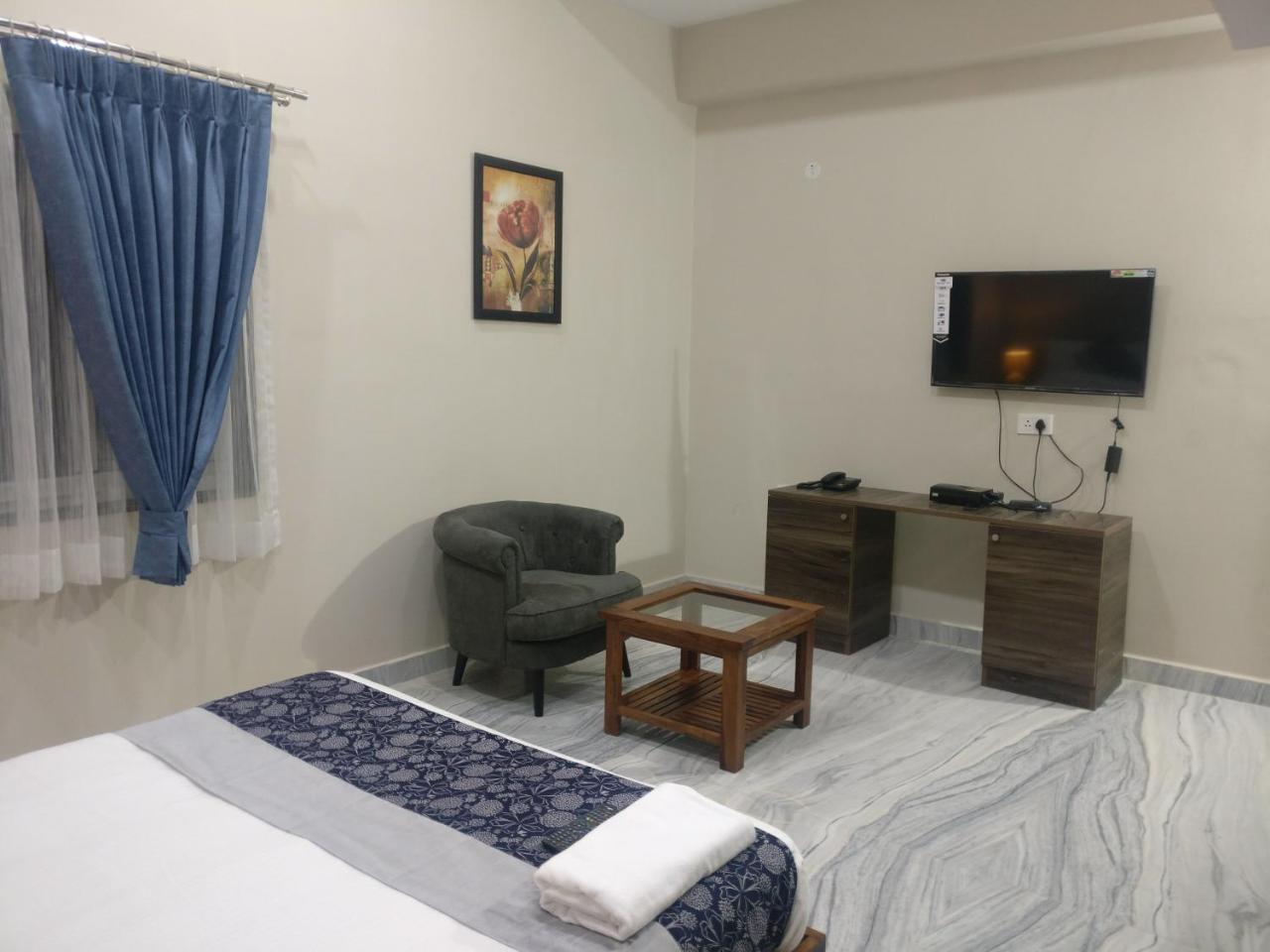 Misty Lake Guest House Hyderabad Bagian luar foto