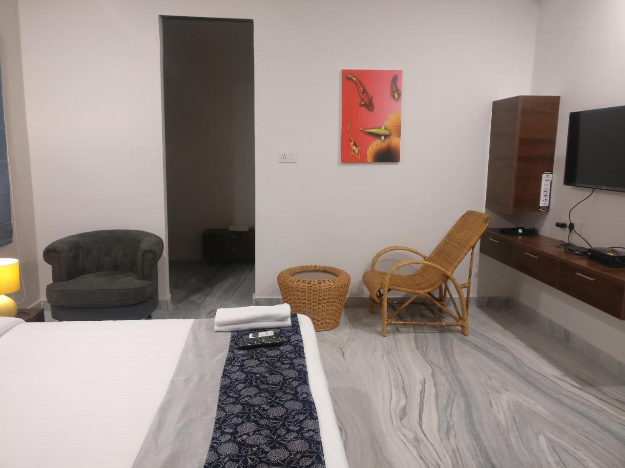 Misty Lake Guest House Hyderabad Bagian luar foto