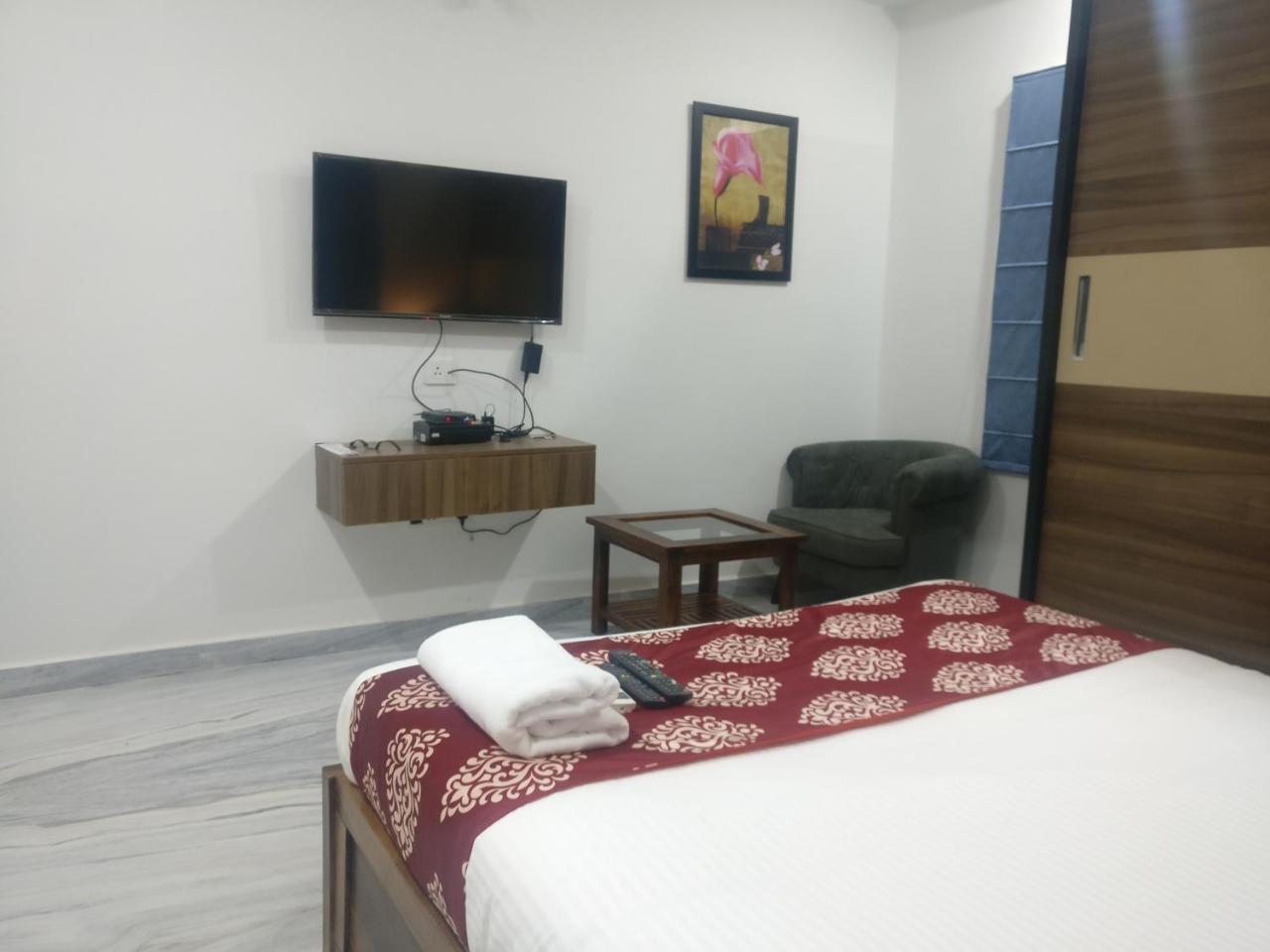 Misty Lake Guest House Hyderabad Bagian luar foto